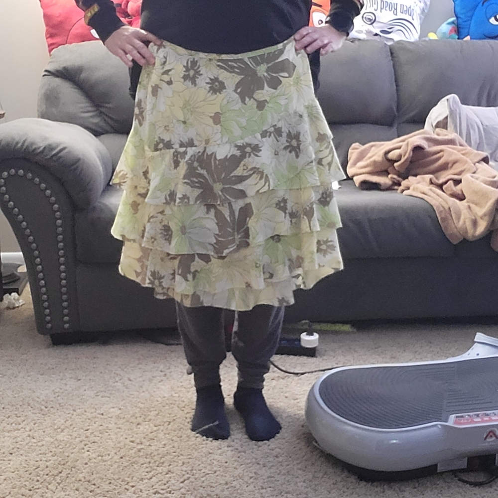 Anne Taylor loft fun multi layered skirt.
